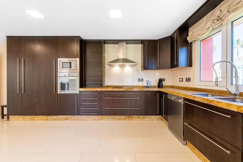Ohana Luxury Villa With Heated Pool Málaga Exteriör bild