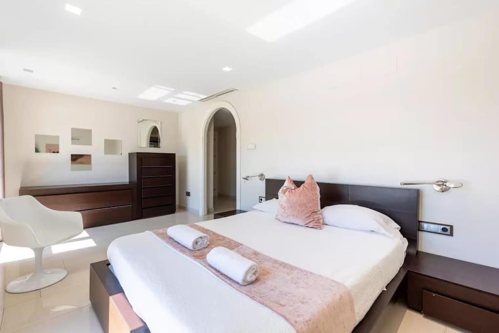 Ohana Luxury Villa With Heated Pool Málaga Exteriör bild