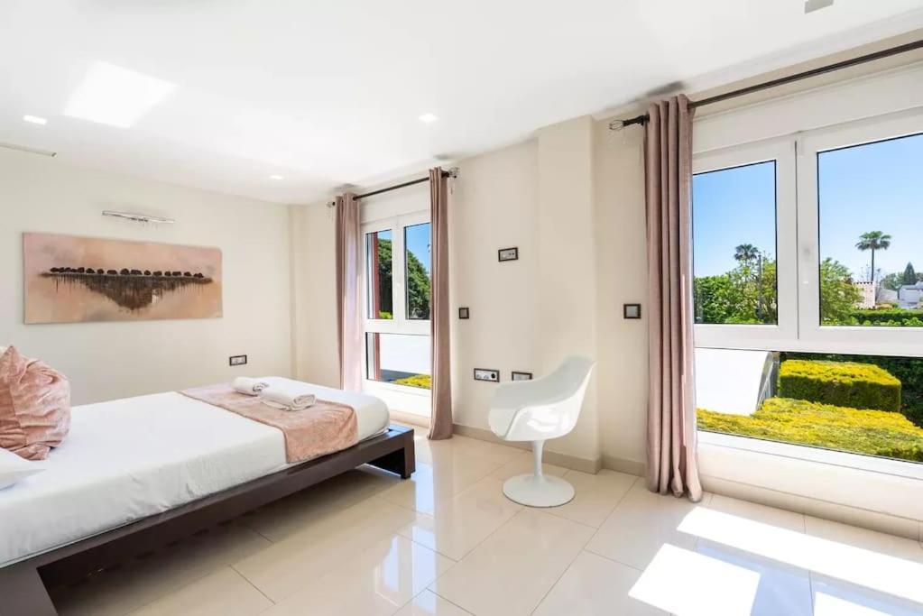 Ohana Luxury Villa With Heated Pool Málaga Exteriör bild