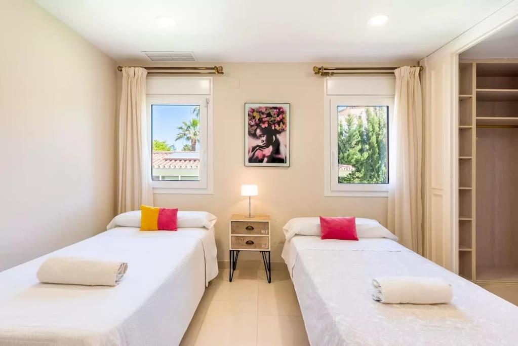 Ohana Luxury Villa With Heated Pool Málaga Exteriör bild