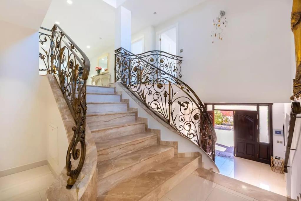 Ohana Luxury Villa With Heated Pool Málaga Exteriör bild